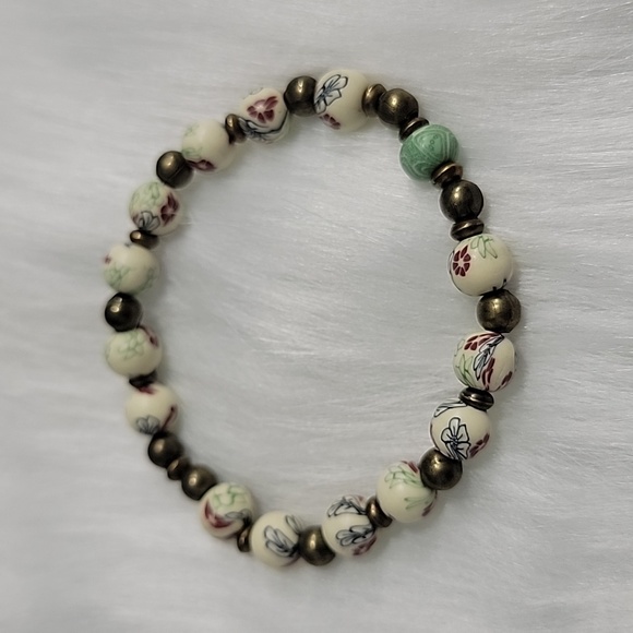 Handmade Bead Bracelet - Picture 3 of 5
